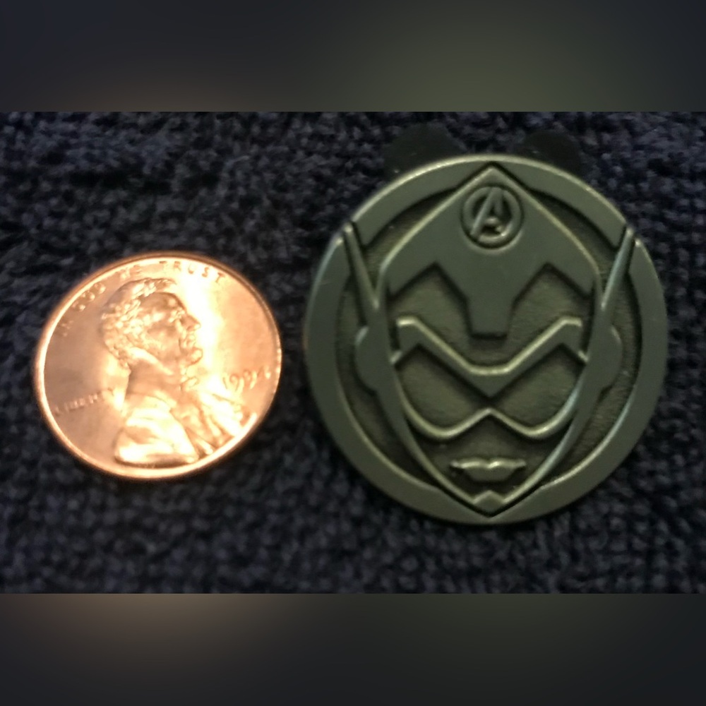 DISNEY TRADING PIN: THE WASP/2020 ICON SERIES/EUC!